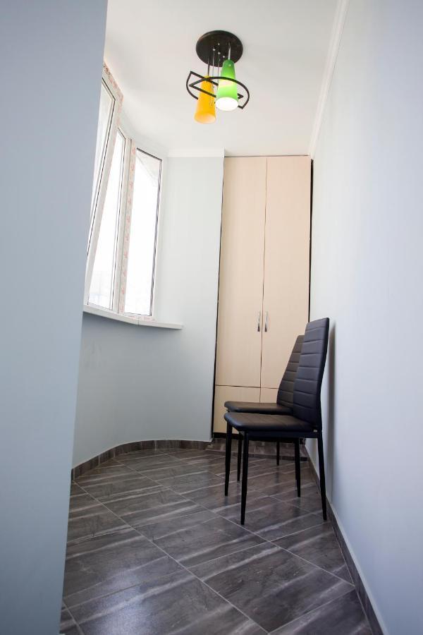 Ferienwohnung Apartament Curat Si Confortabil Str. Ismail 86 In Centrul Chisinaului Exterior foto
